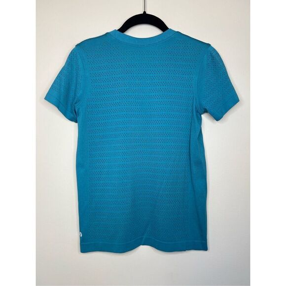 Lululemon Breeze By Short Sleeve Squad in Ice Cave - Picture 5 of 7